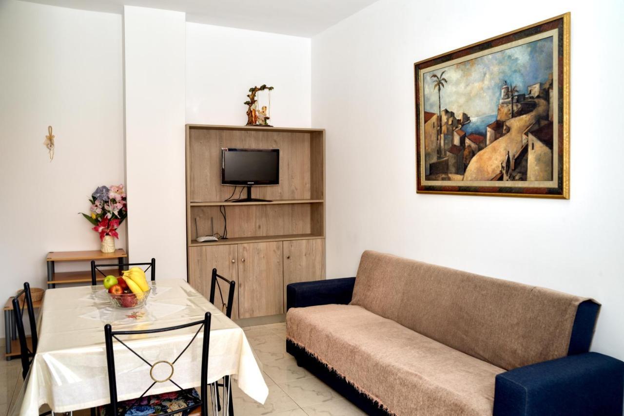 Antonios Apartments อาร์คานเยโลส ภายนอก รูปภาพ