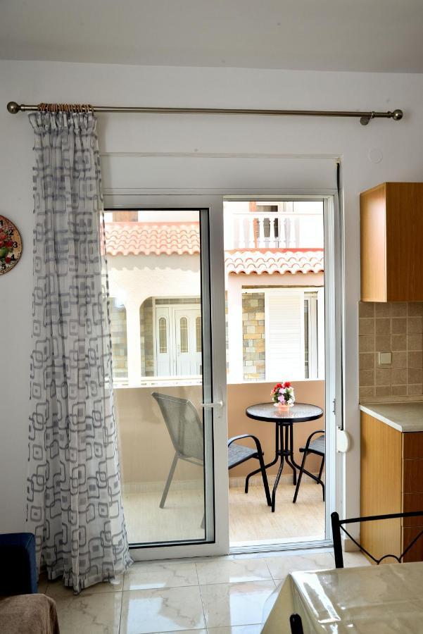 Antonios Apartments อาร์คานเยโลส ภายนอก รูปภาพ